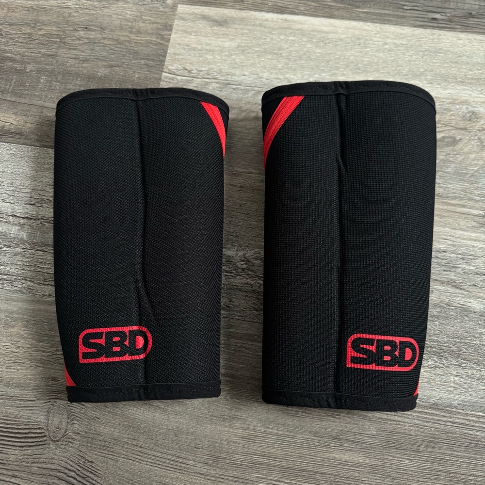 SBD powerlifting knee sleeves